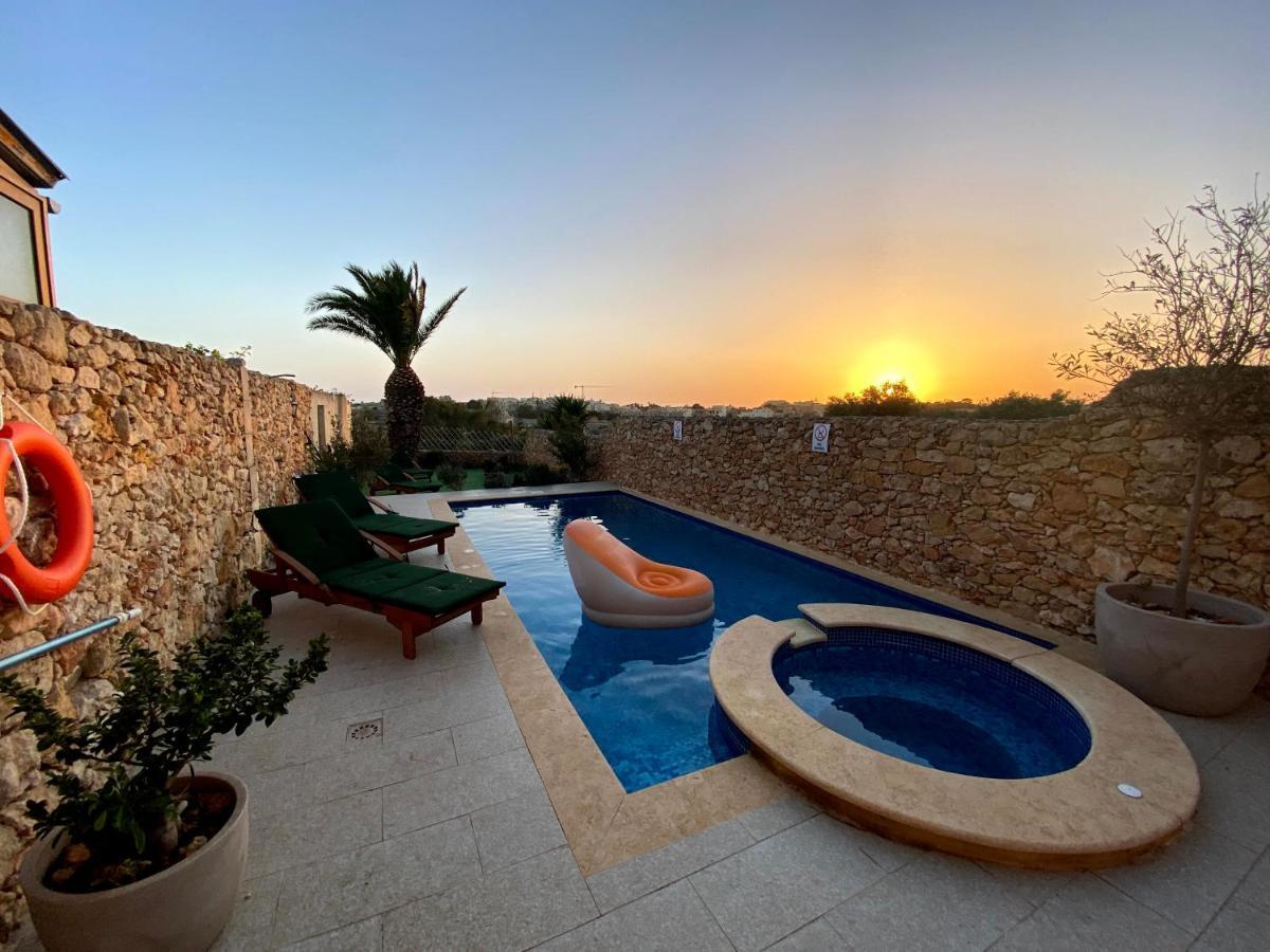 Sunset Farmhouse Villa Għarb Esterno foto