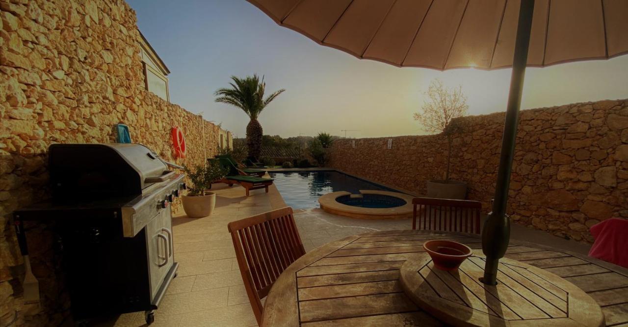 Sunset Farmhouse Villa Għarb Esterno foto